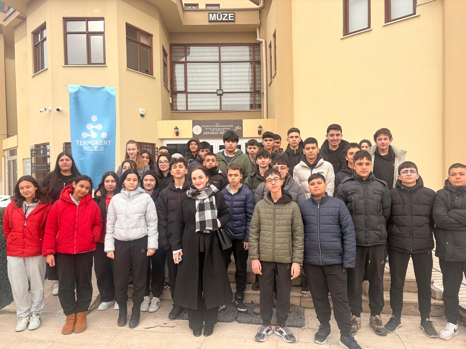 Aksaray Müzesine Tarih dersi kapsamında yapılan kültür gezisi